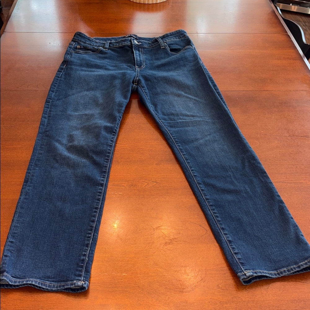 GAP Ladie’s Classic Straight Jeans Sz 14/32R - Picture 6 of 6